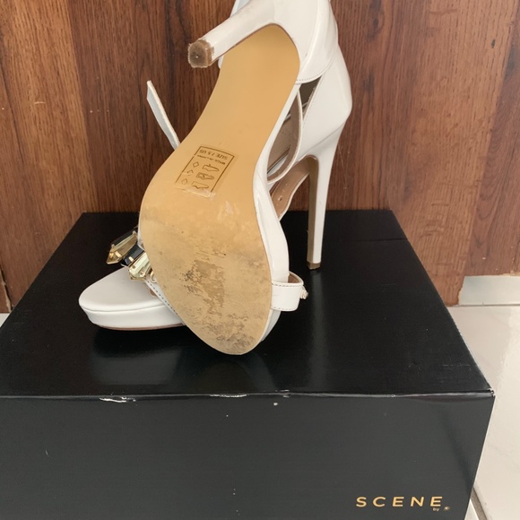 SCENE - Picture 7 of 7